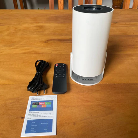 Mini Proyector Portátil HY300